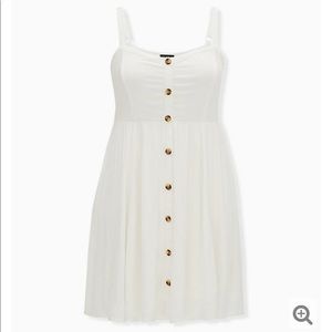 NWT Torrid Ivory Stretch Woven Button Hi-Lo Dress